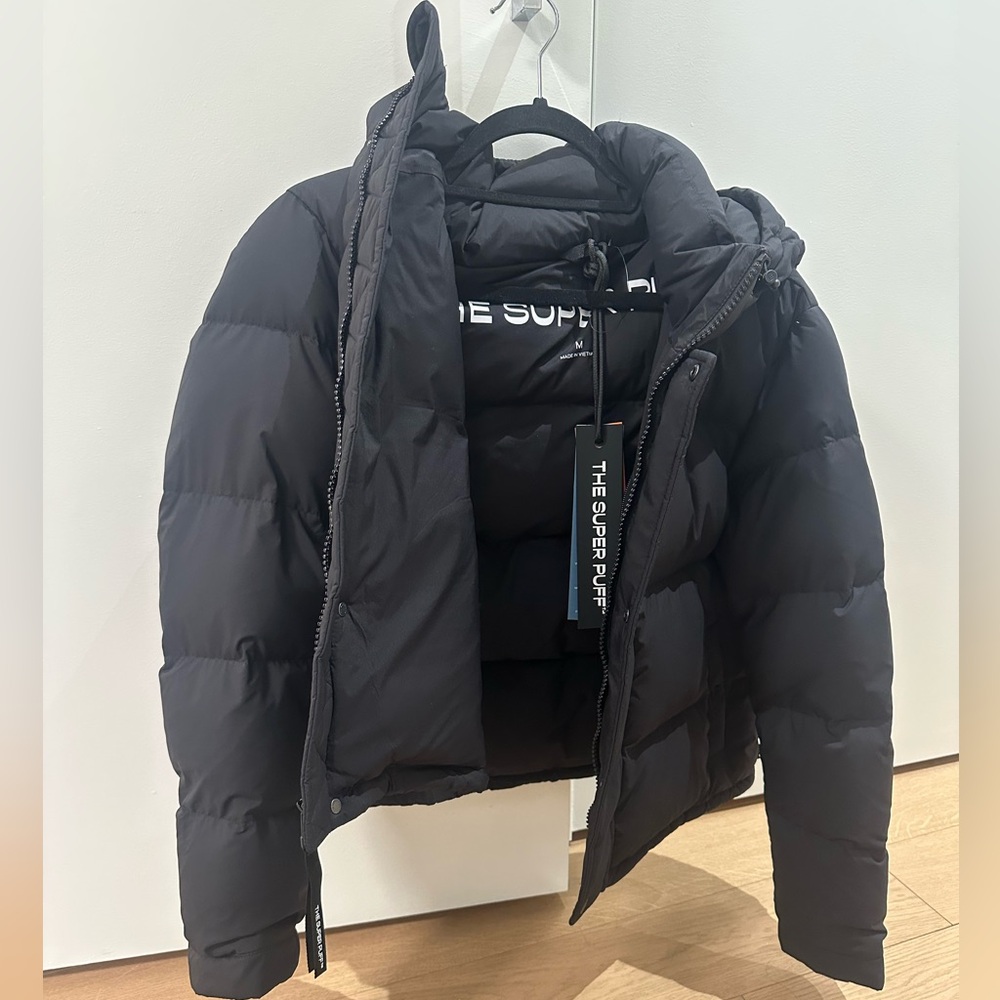 NWT Superpuff Shorty Aritzia jacket size Medium